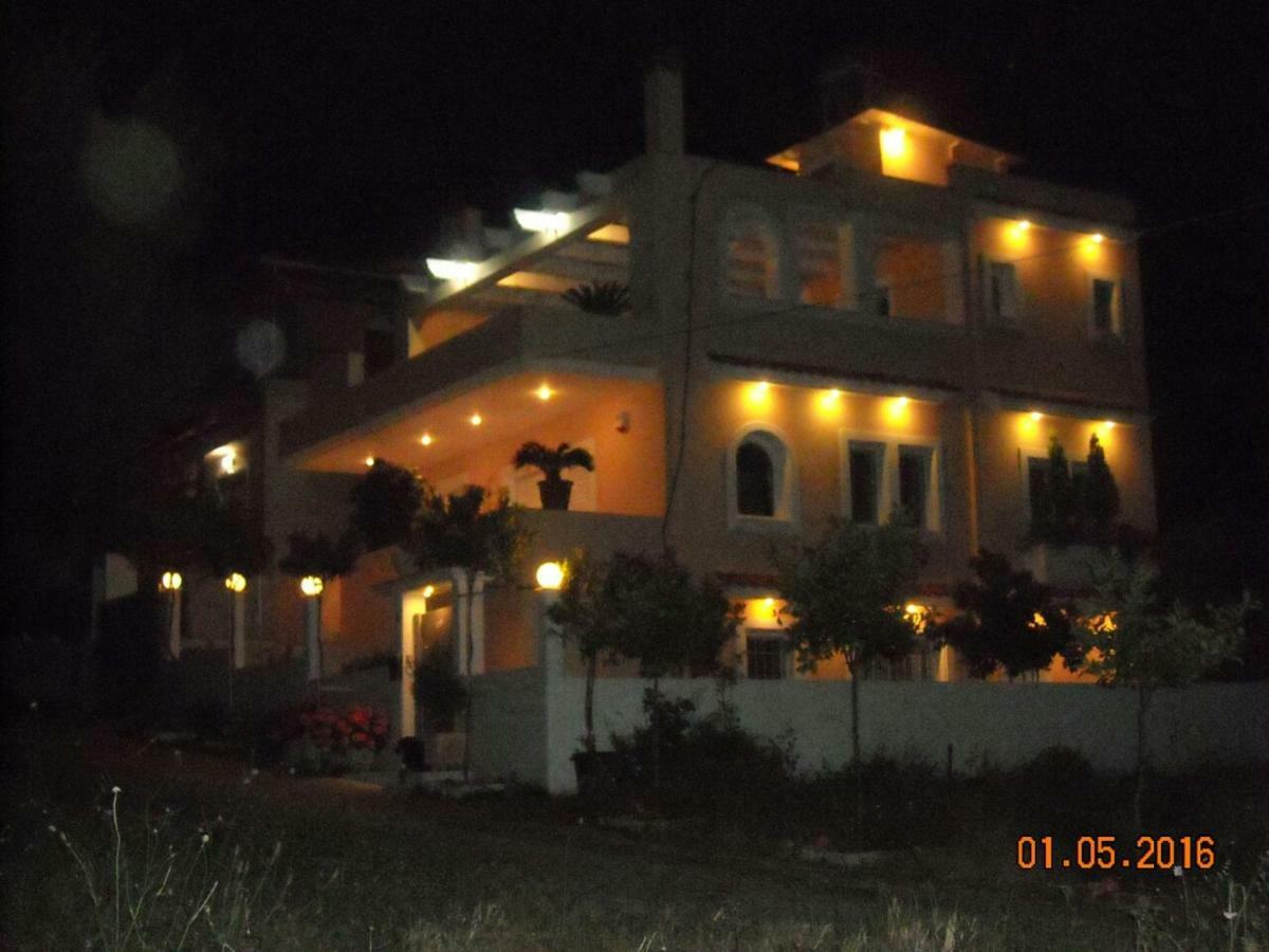 Apartamento Helen Artemida  Exterior foto